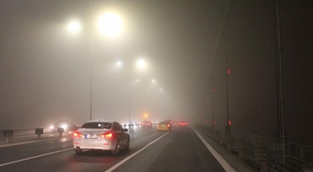 İstanbul sise büründü, köprüde kuyruklar oluştu