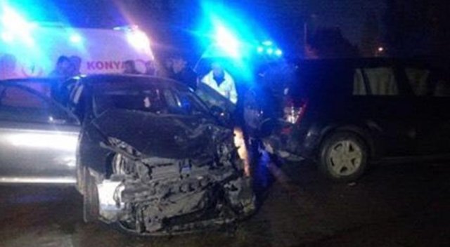 Konya&#039;da otomobil ile cip çarpıştı: 3 yaralı