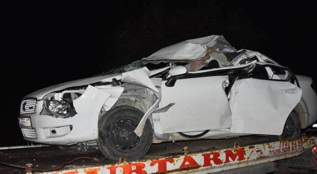 Konya&#039;da otomobil ile kamyon çarpıştı: 1 ölü