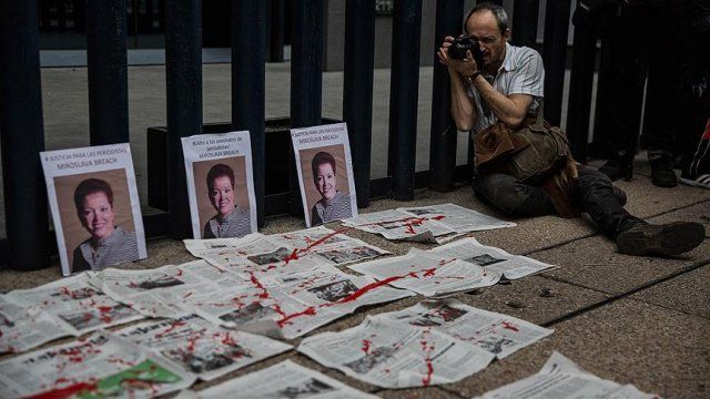 Meksika&#039;da gazetecinin öldürülmesi protesto edildi