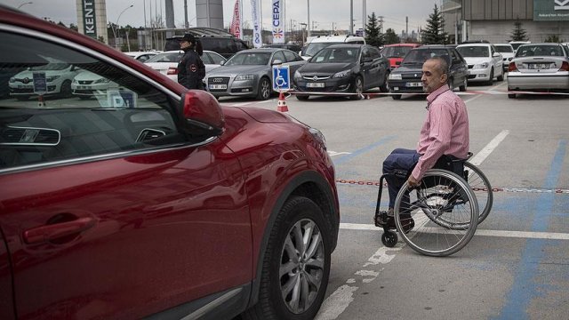 AVM&#039;lerde engelli otoparkını işgale &#039;sıkı denetim&#039; geliyor