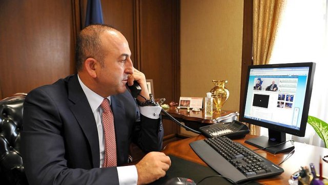 Bakan Çavuşoğlu&#039;na kutlama telefonlar yağıyor
