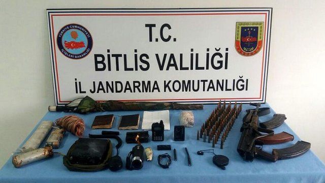 Bitlis&#039;teki terör operasyonunda 3 el yapımı patlayıcı imha edildi