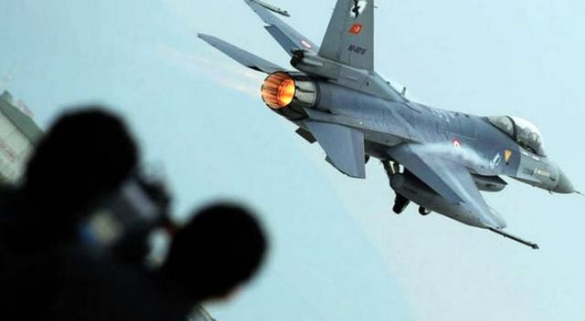 Cumhurbaşkanı Erdoğan&#039;a Diyarbakır&#039;a gelişinde F-16&#039;lar eşlik etti