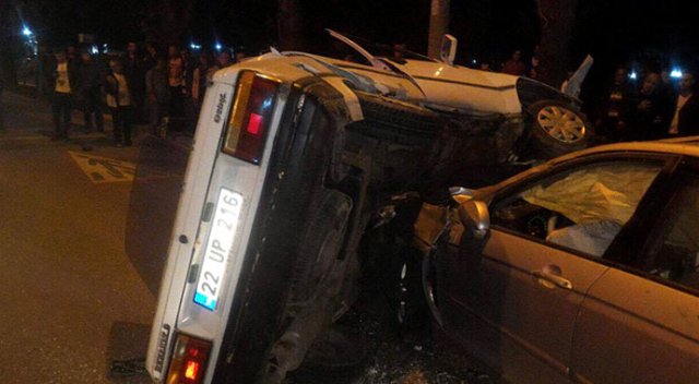 Edirne&#039;de otomobiller çarpıştı: 4 yaralı