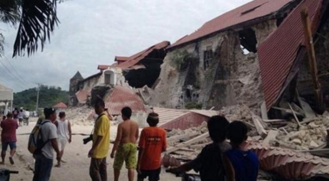 Filipinler, 20 dakikada iki depremle sallandı