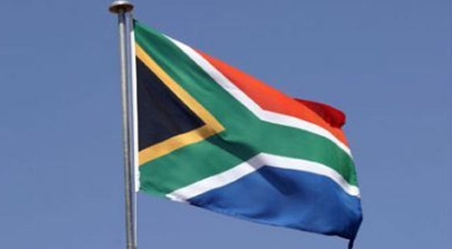 Güney Afrika&#039;da muhalefetten iktidara kınama