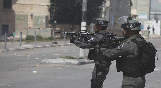 İsrail askerleri 17 Filistinliyi gözaltına aldı