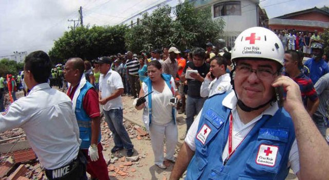 Kolombiya&#039;da bina çöktü: 10 ölü