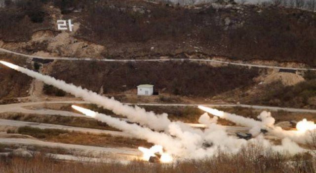 Kuzey Kore sınırında füzeler ateşlendi