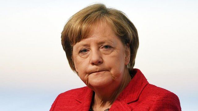 Merkel&#039;den çifte vatandaşlığa destek