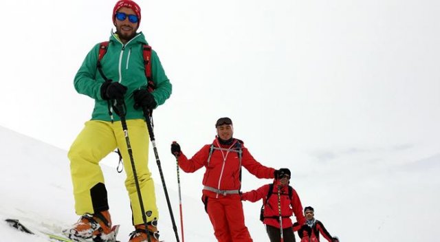 Palandöken&#039;de Nisan sonu kayak keyfi yaptılar