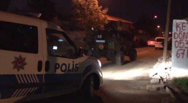 Ankara&#039;da polise silahlı saldırı: 1 polis yaralı