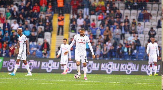 Beşiktaş, üst sıradaki rakiplerine karşı zorlanıyor