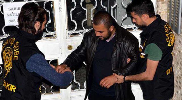 Diyarbakır&#039;da yolda yürüyen çifte saldıran Yekta Ç. yakalandı