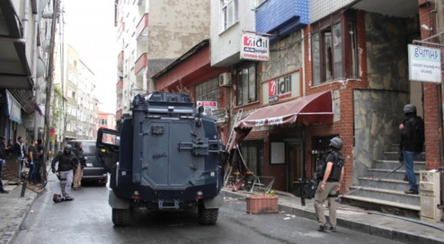 İstanbul&#039;da çok sayıda polisle terör operasyonu