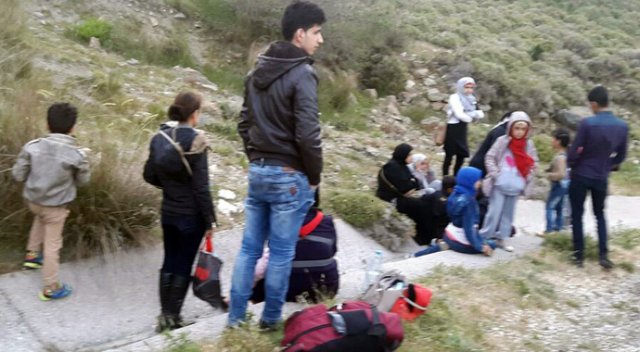 İzmir’de 20 kaçak göçmen yakalandı