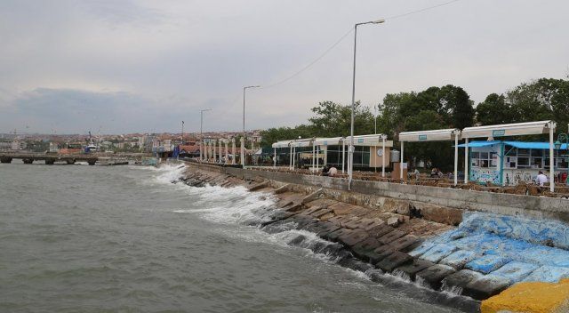 Marmara Denizi’nde ulaşıma poyraz engeli