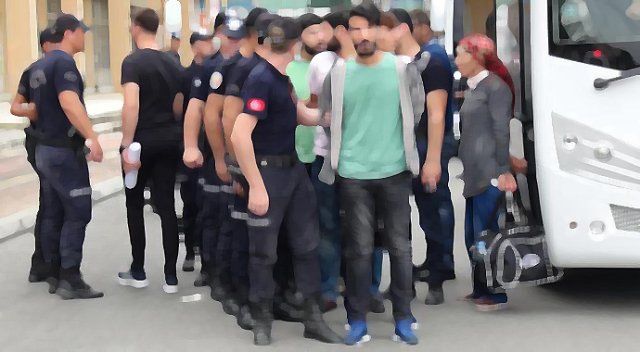 Mersin&#039;deki terör operasyonunda gözaltına alınanlardan 8&#039;i tutuklandı