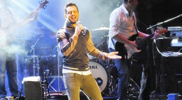 Murat Boz 5 bin kişiye konser verdi