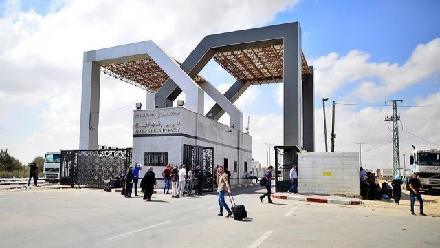 Refah Sınır Kapısı &#039;geçici ve tek yönlü&#039; olarak açıldı