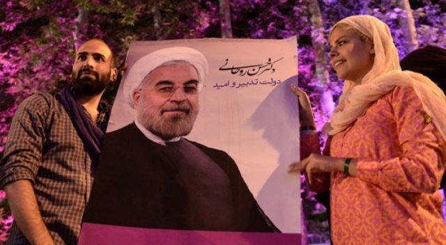 Ruhani&#039;nin zaferi Tahran sokaklarını coşturdu