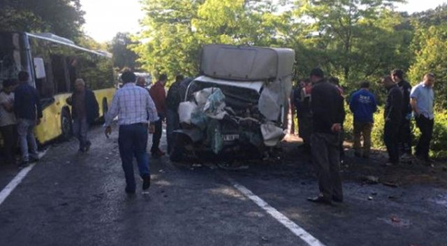 Sarıyer&#039;de otobüs ile kamyonet çarpıştı: 1 ölü, 5 yaralı