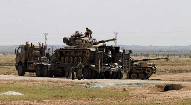 Sınıra yerleştirilen tanklar namlularını Suriye&#039;ye çevirdi