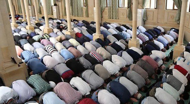 Bakü&#039;de Ramazan ayının ilk Cuma namazı kılındı