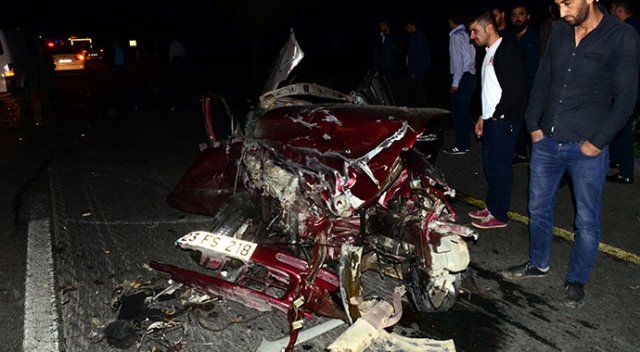 Bitlis&#039;te otomobiller çarpıştı