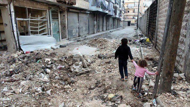 Humus&#039;ta bombardıman durdu, açlıkla mücadele sürüyor