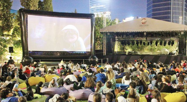 İstanbul’un göbeğinde açık havada sinema