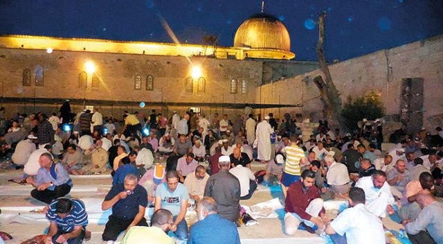 Kudüs’te iftar