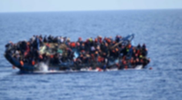 Libya açıklarında 712 mülteci kurtarıldı