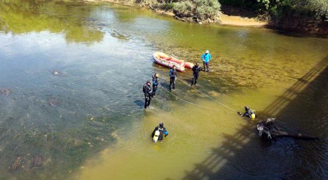 Nehirde kaybolan gencin cesedi ağabeyi tarafından bulundu