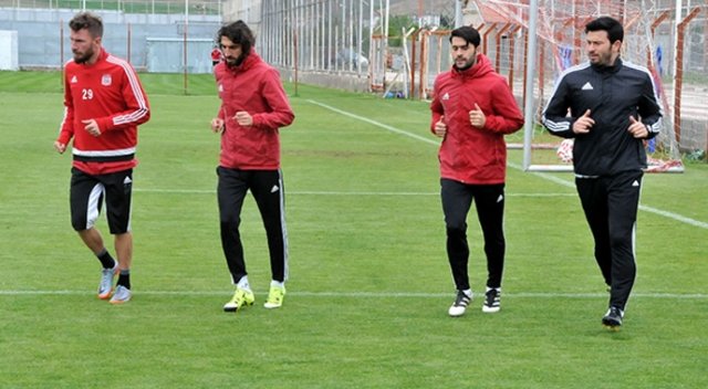 Şampiyon Sivasspor, 4 oyuncusunu gönderdi