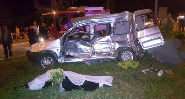 Samsun&#039;da trafik kazası: 5 ölü, 3 yaralı