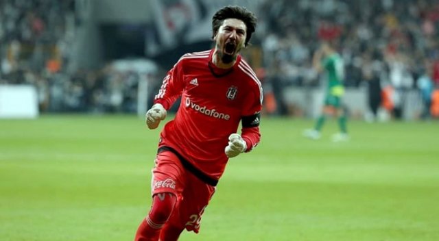 Tolga Zengin: Futbolu Beşiktaş&#039;ta bırakacağım