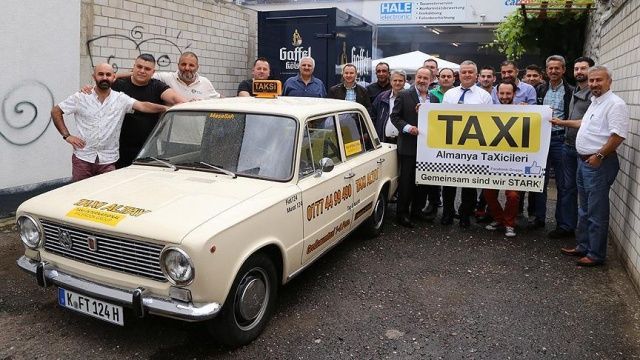 Almanya&#039;daki Türk taksiciler örgütleniyor