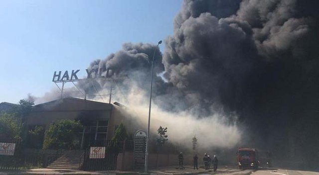 Bursa&#039;da bir tekstil fabrikasında yangın çıktı