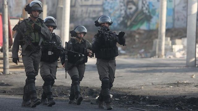 İsrail askerleri, Kudüs&#039;te bir Filistinliyi başından yaraladı