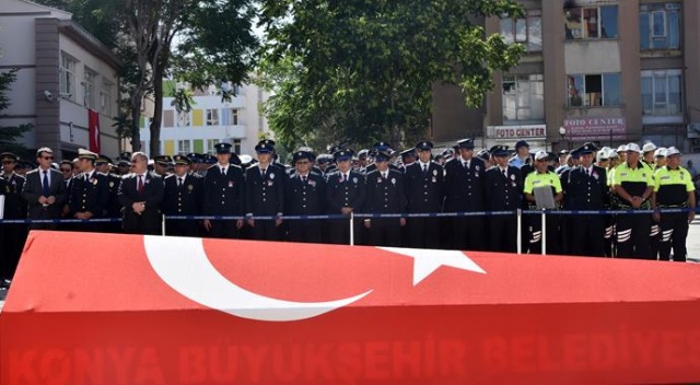 Konya&#039;da şehit polis için tören