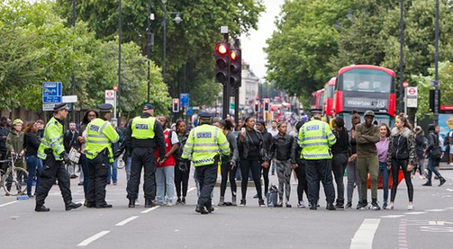 Londra&#039;da gergin protesto