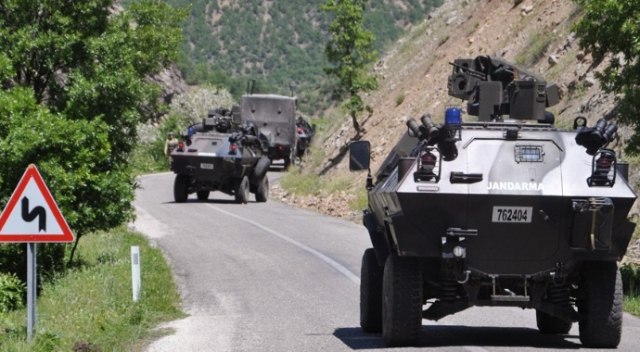 Sivas’ta askeri araç devrildi: 4 yaralı