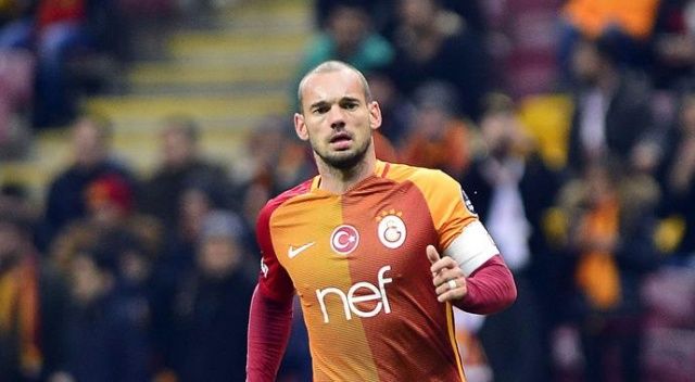 Galatasaray Sneijder ile yollarını ayırdı