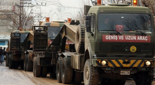 TSK&#039;dan Suriye sınırına son teknoloji silahlar gönderildi