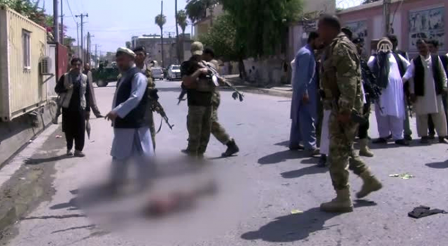Afganistanlı milletvekilinin evine canlı bombalı saldırı: 2 ölü