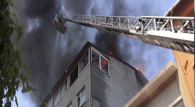 Ataşehir&#039;de yangın paniği