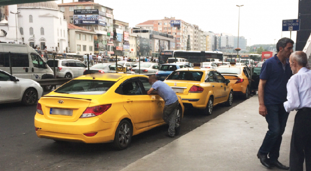 Bunlar da taksicilerin &#039;Deli Dumrul&#039;u: Parayı vermeyene yolcu yok