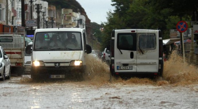 Bursa Karacabey böyle yağış görmedi